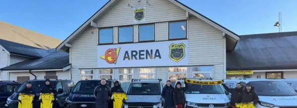 Bilde av Helset Elektro foran Bærum Sportsklubb.